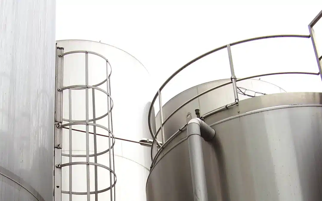 Comment choisir sa passerelle industrielle ? Sécurité, hygiène et durabilité